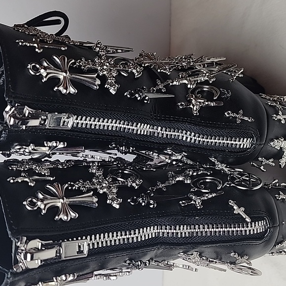 Dolls Kill Widow Idol Worship Charm Platform Boots Size 8 Goth Near New - Picture 12 of 14